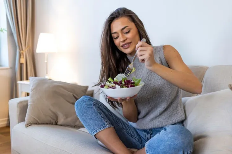 Eating with Intention: A Beginner’s Guide to Mindful Nutrition